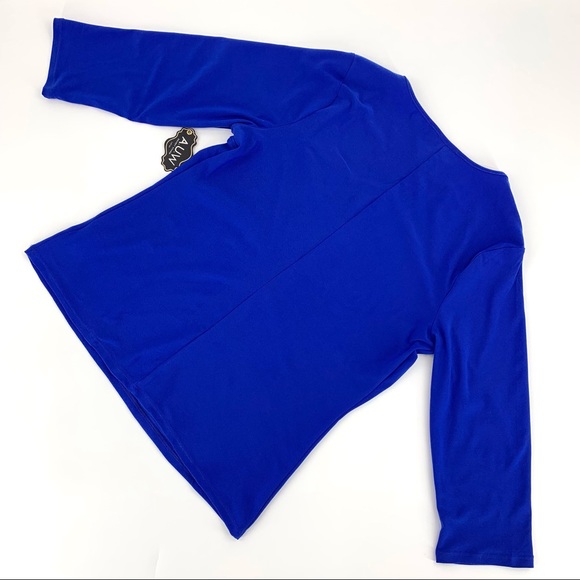AUW NWT Blue Asymmetrical Neck 3/4 sleeve Top, Medium - Picture 11 of 16